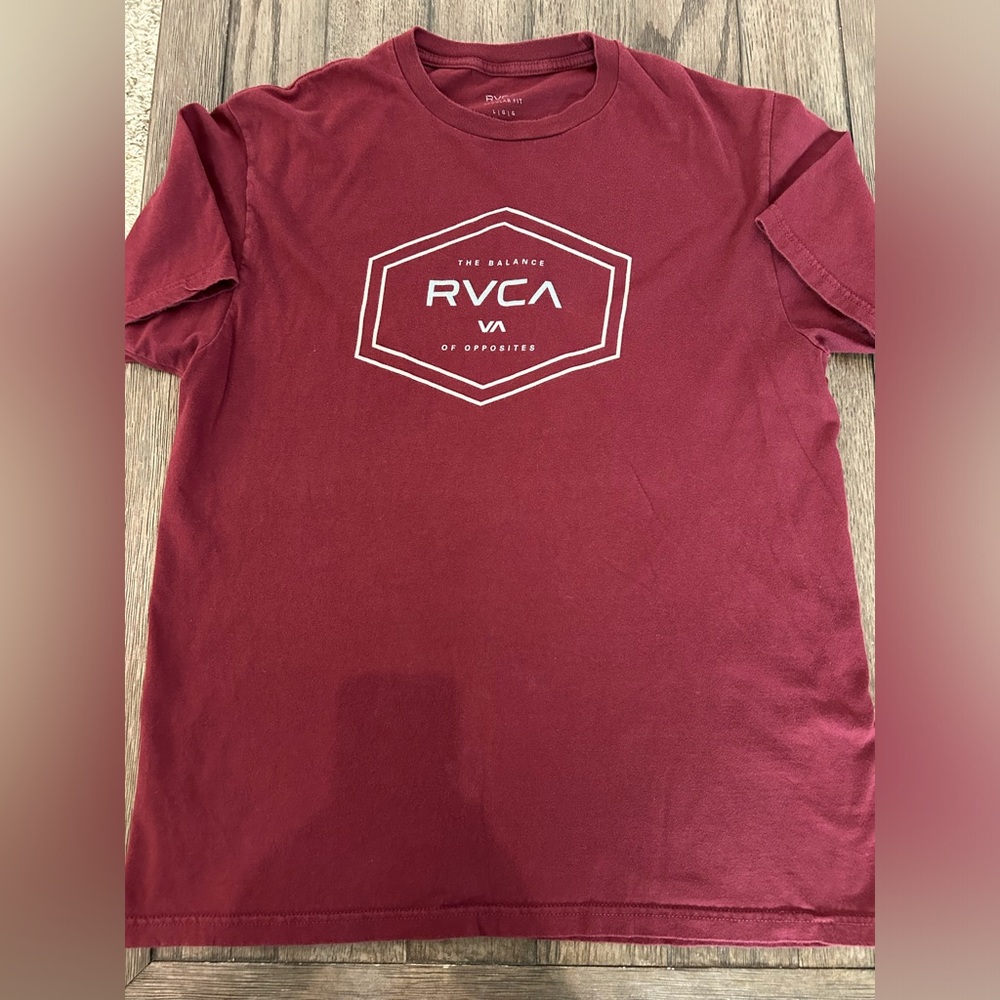 RVCA burgundy shirt sleeve size L LIKE NEW